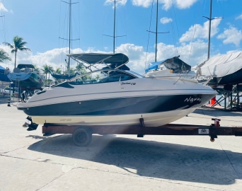 Lancha Focker 21,5 cabinada